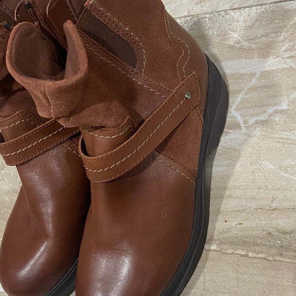 Brown Leather Ankle Boots - Picture 3 of 6